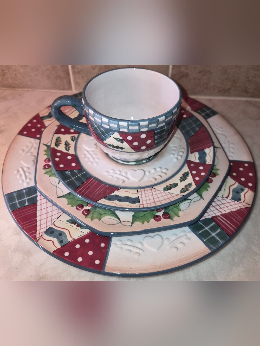 New In Box "Heartwarming Holiday"  Pattern Dish Set of 4,  Home Interiors
